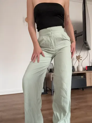 AccueilFemmesVêtementsPantalons et leggingsPantalons à jambes largesZara Pantalons à jambes larges D