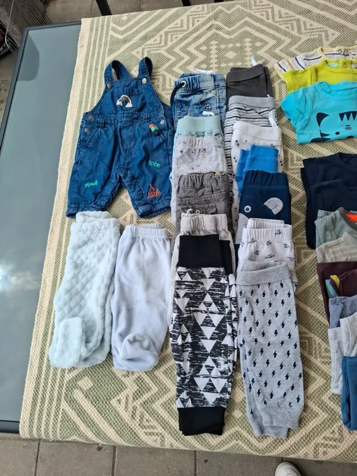 Lot vêtements bébé 0-1 mois 53 articles - photo numéro 5