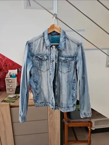 Veste en jean effet usé
