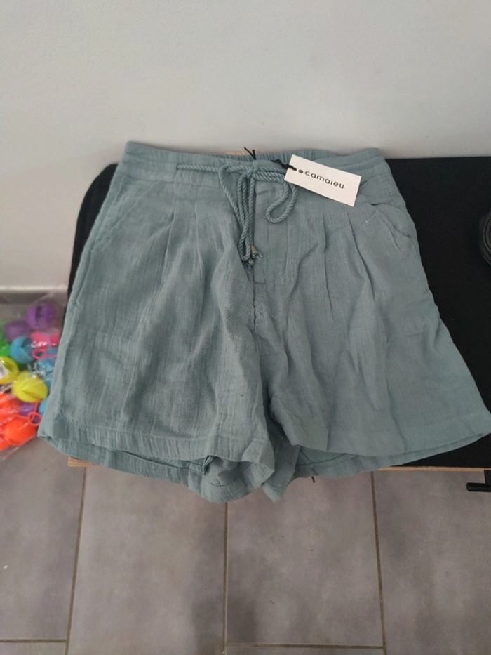 Short taille 36 camaïeu neuf