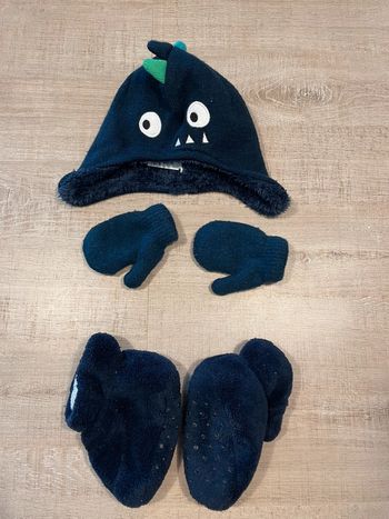 Bonnet gants sur chaussures