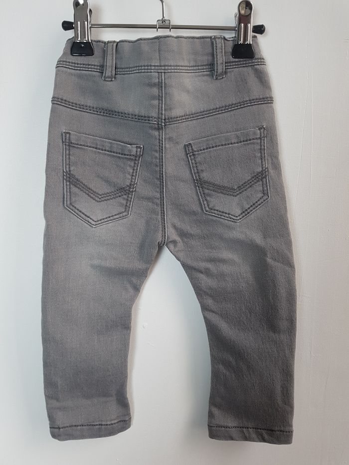 T-shirt + jean gris TAO 9 mois - photo numéro 5