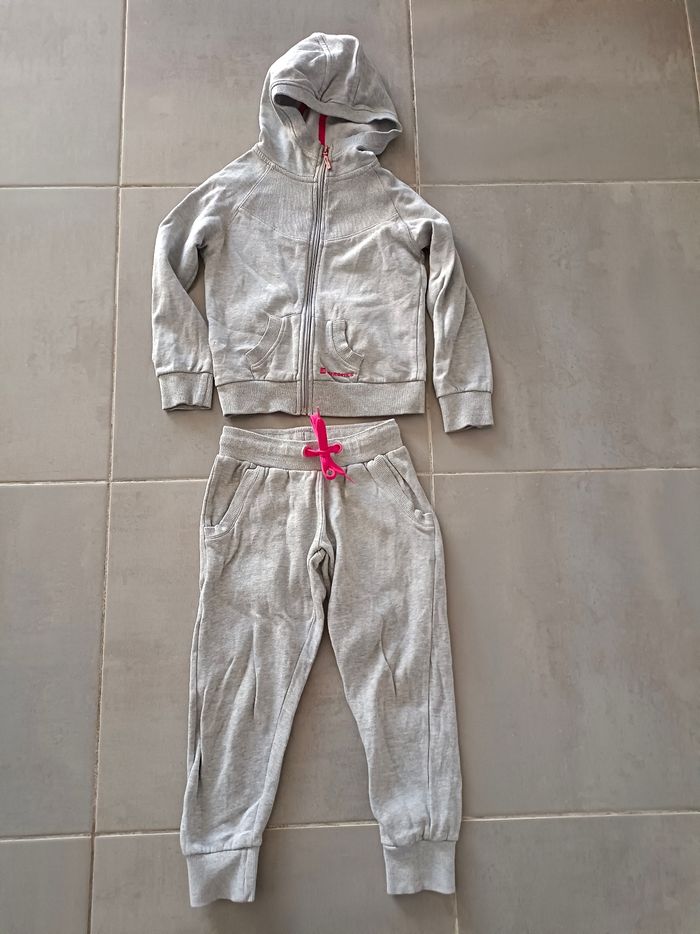 Lot de vêtements de sport et pantalons fille en 6 ans - photo numéro 2