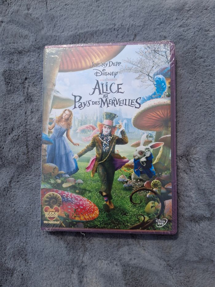 DVD Alice aux pays aux merveilles