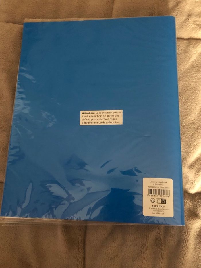 Classeur rigide A 4 anneaux neuf 2 Be ´s Kool - photo numéro 3