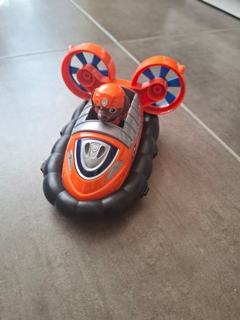 Zuma et son véhicule