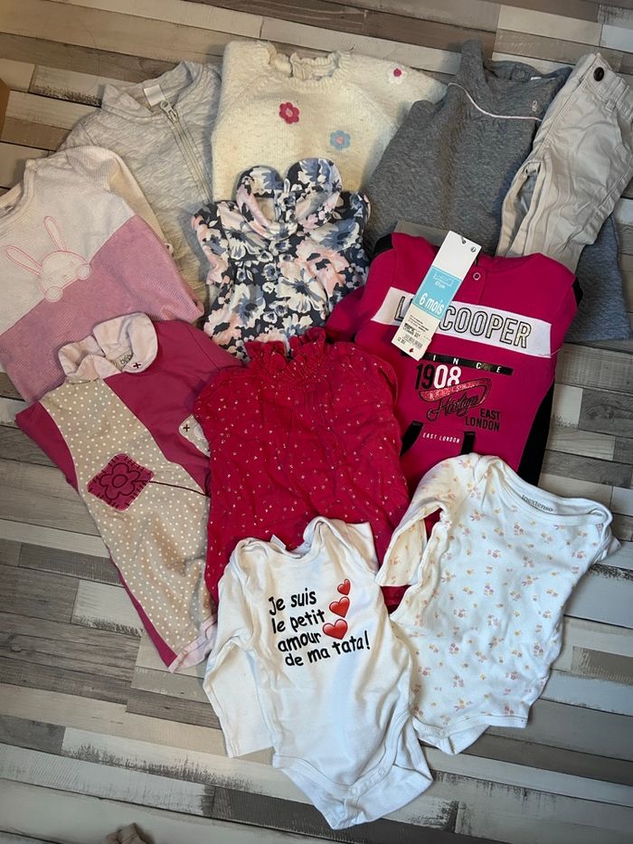 Lot de 11 vêtements bébé fille 6 mois