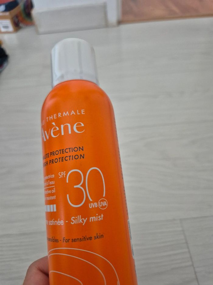 Baume scintillant en spray protection solaire 30 Avene - photo numéro 4