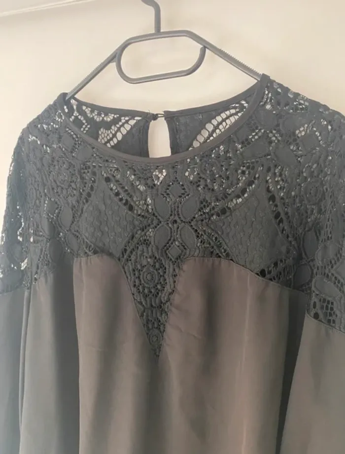 Blouse noire satinée dentelle 3XL - photo numéro 2