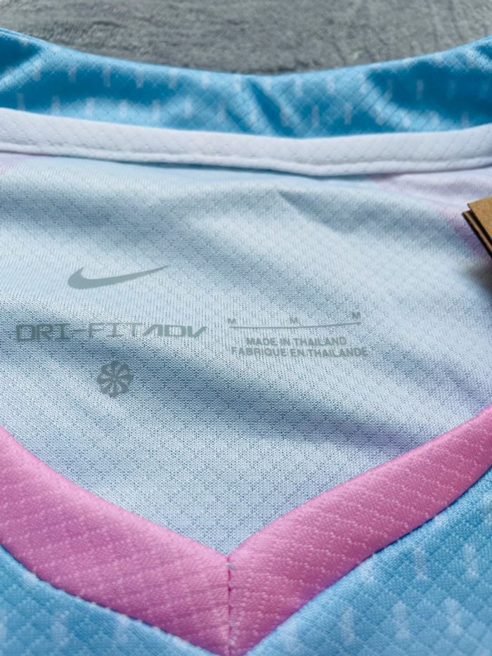 Maillot concept foot Barça rose bleu taille M - photo numéro 8