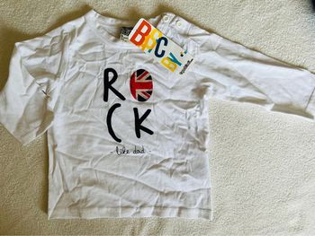 T-shirt neuf 9 mois.