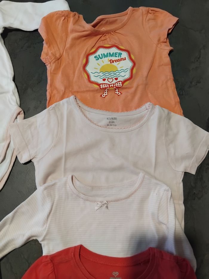 Lot vetemenr fille 2 ans - photo numéro 4