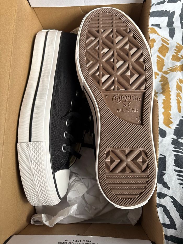 Converse basses noires et blanches – Taille 38 - photo numéro 2