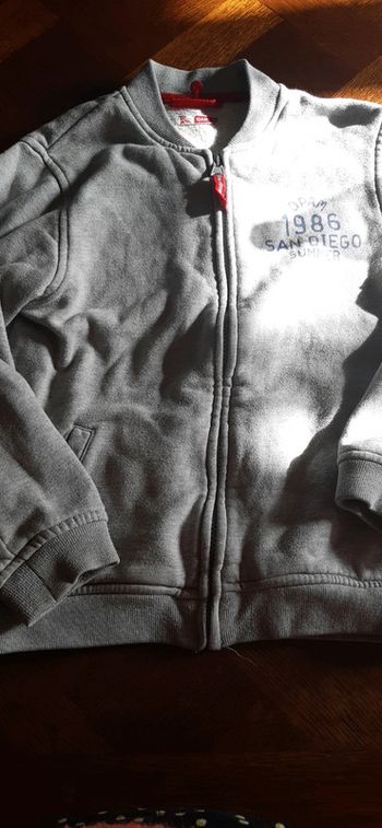 Gilet zippé 10 ans  dpam