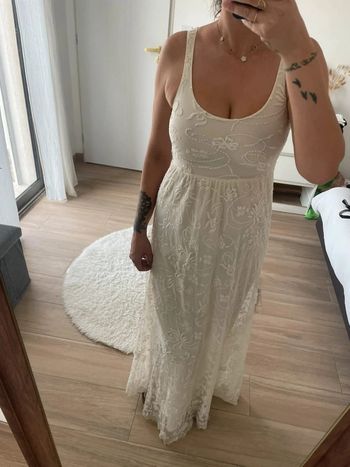 Robe longue dentelle Zara