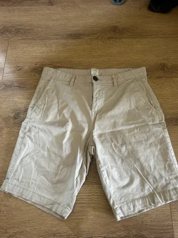 Short chino
