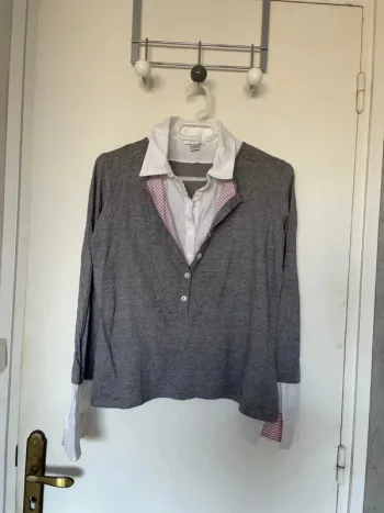 Haut gris effet chemise