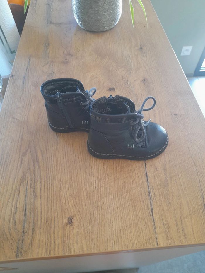 Lot de deux paires de bottillon premier pas. - photo numéro 2