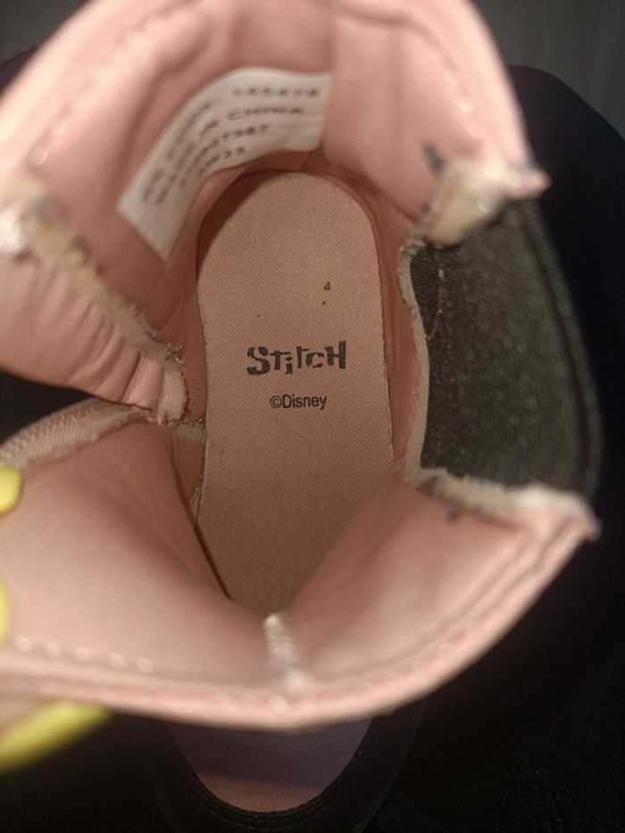Magnifique paire de bottines stitch - photo numéro 12