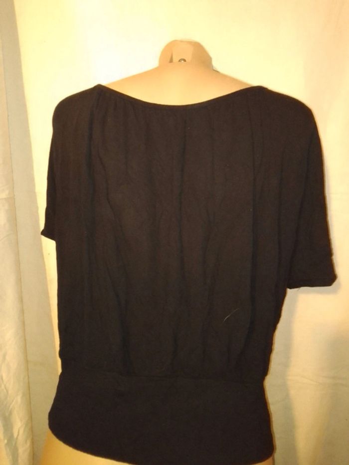 Haut noir - photo numéro 2