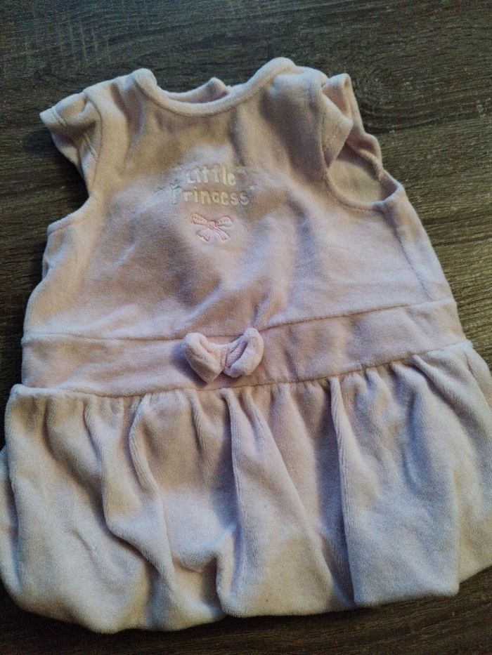 Combishort en éponge taille 6 mois