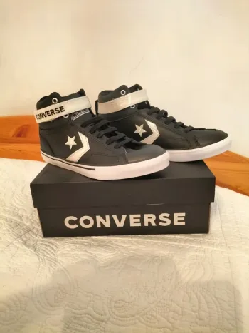 Converses neuves montantes - noires