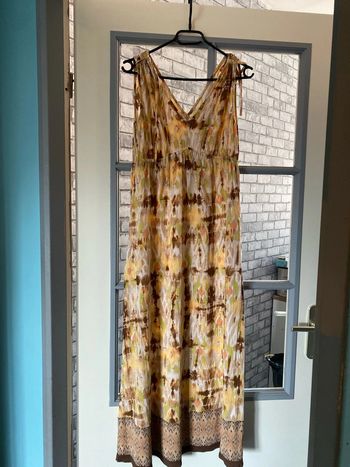 Robe longue réglable au épaule