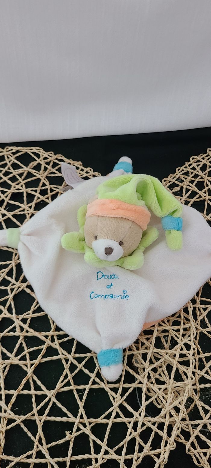 Mini Doudou Ours Plat Acidulé Orange Vert DOUDOU & COMPAGNIE - photo numéro 3