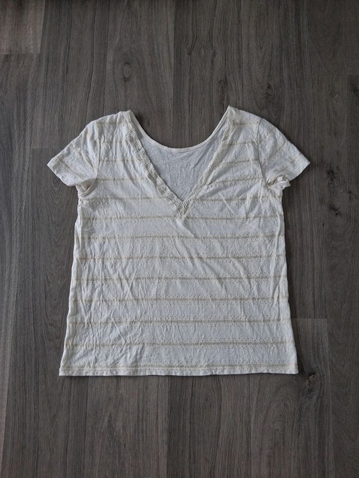 T-shirt ouvert dans le dos - photo numéro 2