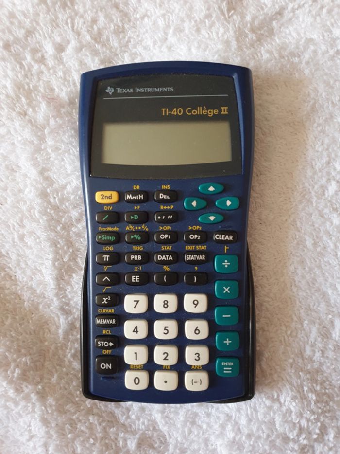 Calculatrice tbe Texas Instrument 40 valeur 65e