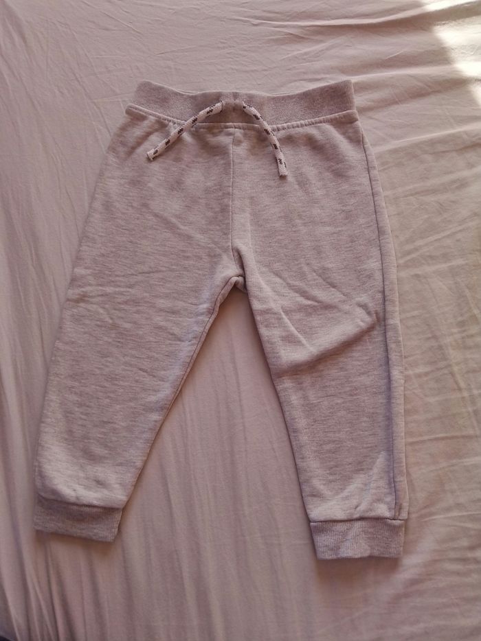 Lot jogging 24 mois - photo numéro 6