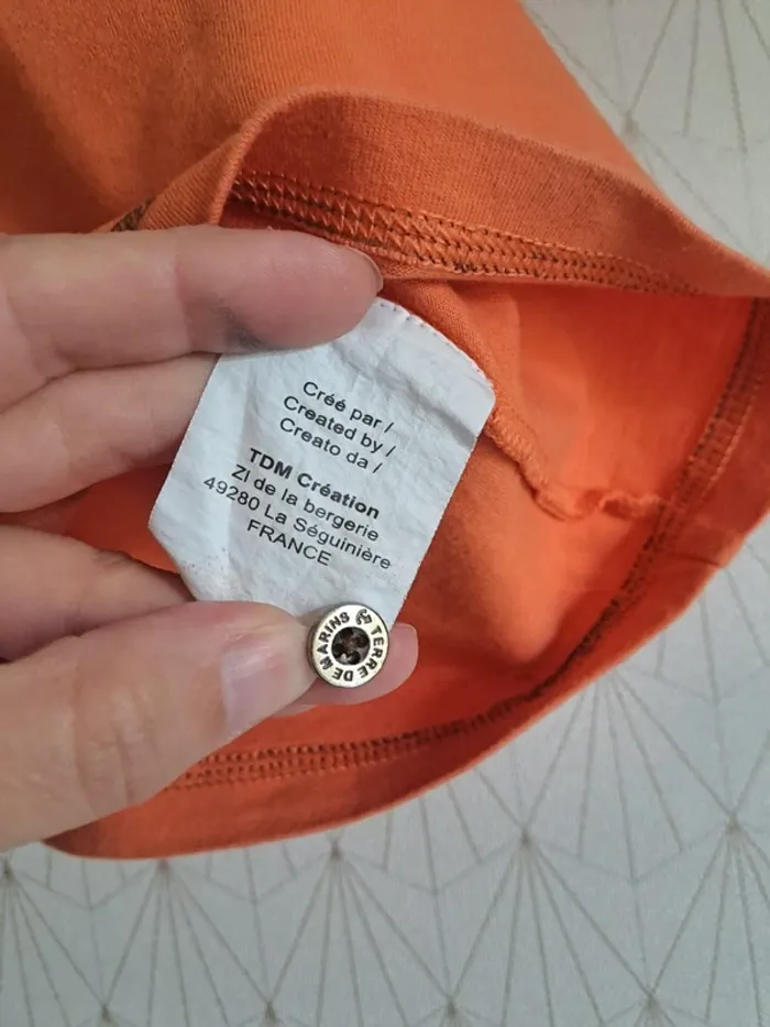 T-shirt garçon 5 ans terre de marins orange comme neuf - photo numéro 5