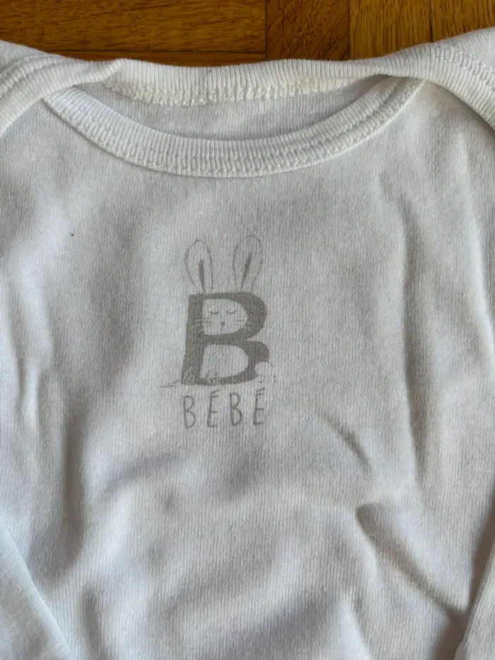 Lot de 3 bodies manches longues 6 mois très bon état - photo numéro 12