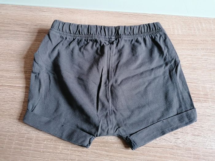 Short 9mois 12mois - photo numéro 3