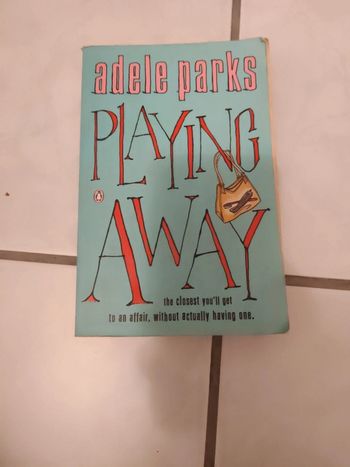 Playing away en anglais