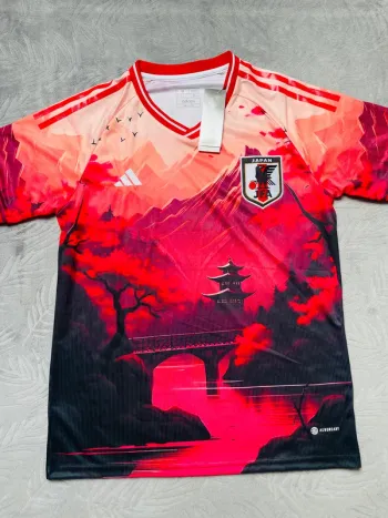 Maillot concept foot Japon rouge paysage taille M
