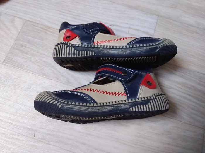 Chaussures basses en très bon état - photo numéro 3