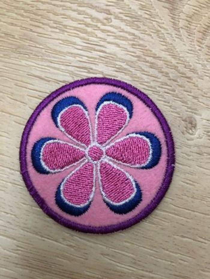 Patch ecusson brodé fleur neuf