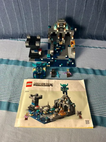 Lego Minecraft 21246