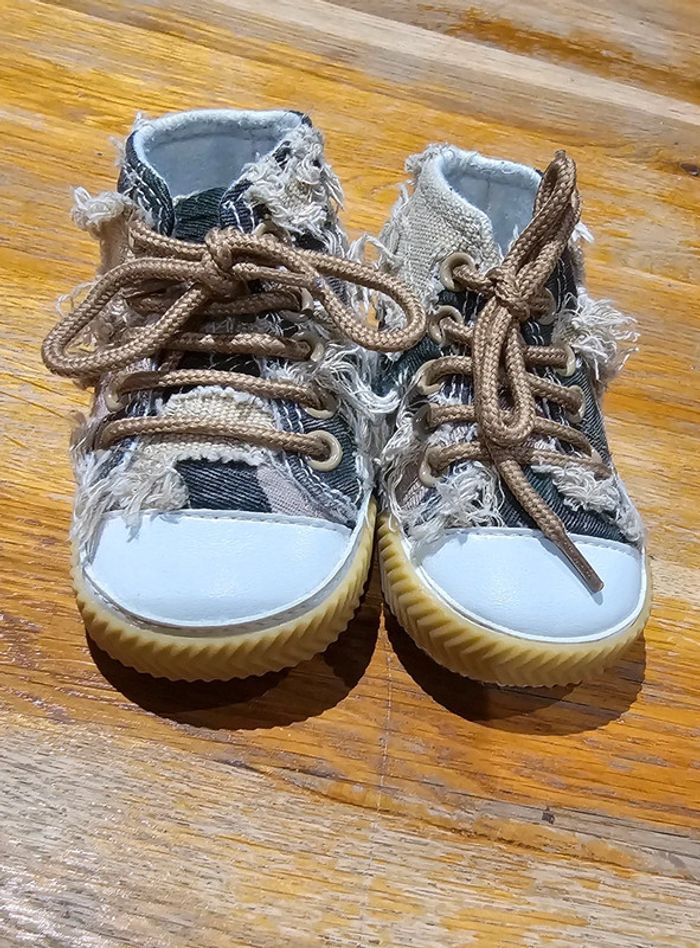 Chaussure taille 19 - photo numéro 2