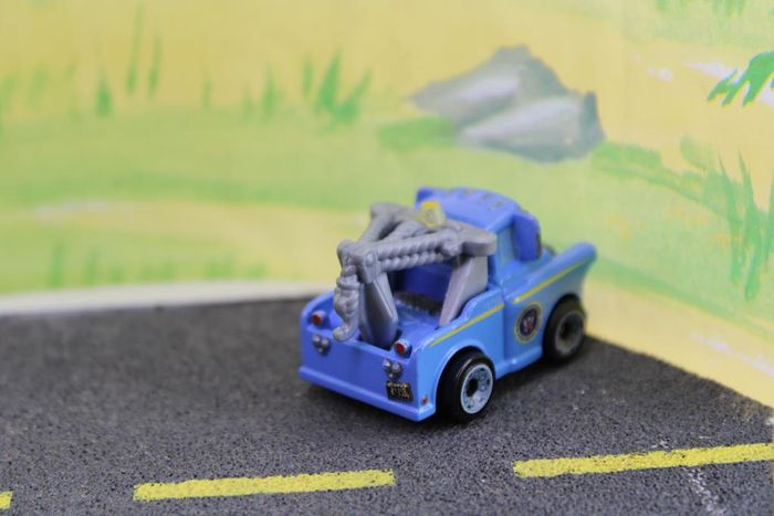 Disney Pixar cars min racer Martin version président - photo numéro 5