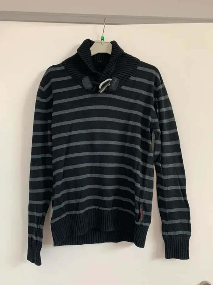 Pull rayé