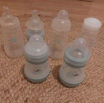 Lot biberons Mam + tétines 0 et 1