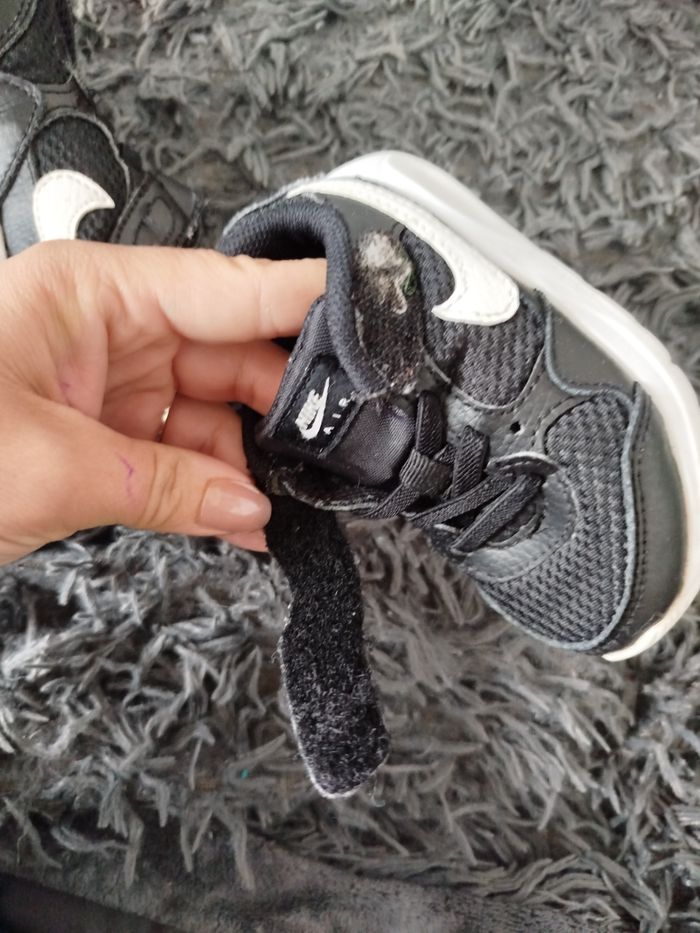 Basket nike  taille 22 - photo numéro 4
