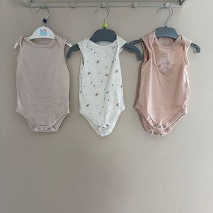 Lot de 3 bodies sans manches - T3mois - Baby 62/68 - photo numéro 2