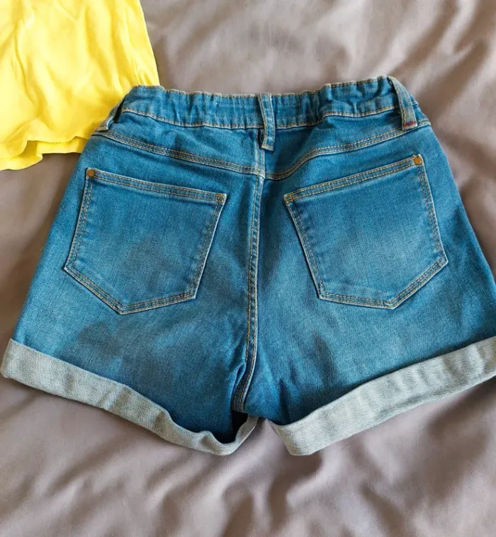 👗👖 Lot fille 12 ans – Haut Vertbaudet + short & jupe en jean Monoprix - photo numéro 3