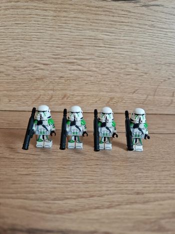Figurines type lego 4 clones vert star wars
