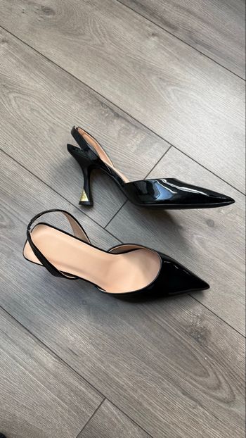 Escarpins noirs talons doré 40