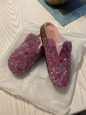 superbe chaussures sabot en tissus et strass  37 neuve