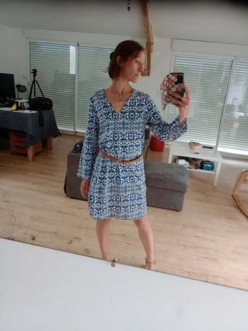Robe 38 blanche et bleu motifs graphiques c71